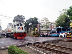 Kecelakaan KA Lodaya vs Truk Hambat Perjalanan 2 Jam, Ini Biang Keroknya