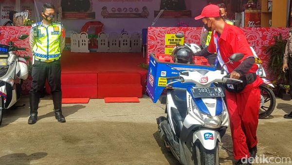 Terjebak Macet dan Habis Bensin di Jalur Nagreg, Telpon Ini Saja