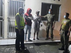 Polisi di Denpasar Ciduk Gepeng Sugih, Bawa Motor Baru-Uang Jutaan