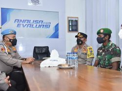 Propam Mabes Polri Cek Kesiapan Personel di Pos Pelayanan Lamongan