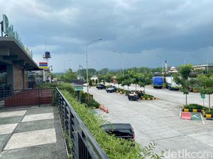 Di Rest Area KM 487 B Boyolali Bisa Makan Nasi Pecel dan Bebek Goreng di Rooftop Di Rest Area KM 487 B Boyolali Bisa Makan Nasi Pecel dan Bebek Goreng di Rooftop