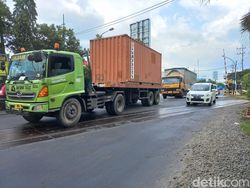 Ada Rel KA Hingga Pasar, Ini Titik Rawan Macet Gresik-Lamongan