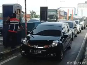 Arus Kendaraan Pemudik Meningkat, Gate di Exit Tol Pejagan Ditambah Arus Kendaraan Pemudik Meningkat, Gate di Exit Tol Pejagan Ditambah