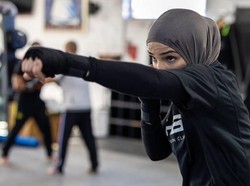Tina Rahimi Jadi Petinju Muslim Perempuan Pertama yang Wakili Australia di Pertandingan Internasional