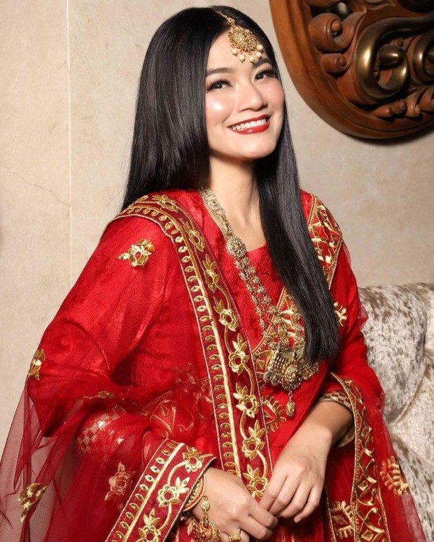 Titi Kamal Menggunakan Lehenga/foto: instagram/@titi_kamall Titi Kamal Menggunakan Lehenga
