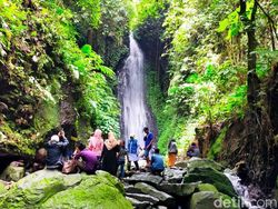 Mudik Lewat Ngawi, Jangan Lupa Mampir Air Terjun Srambang Park