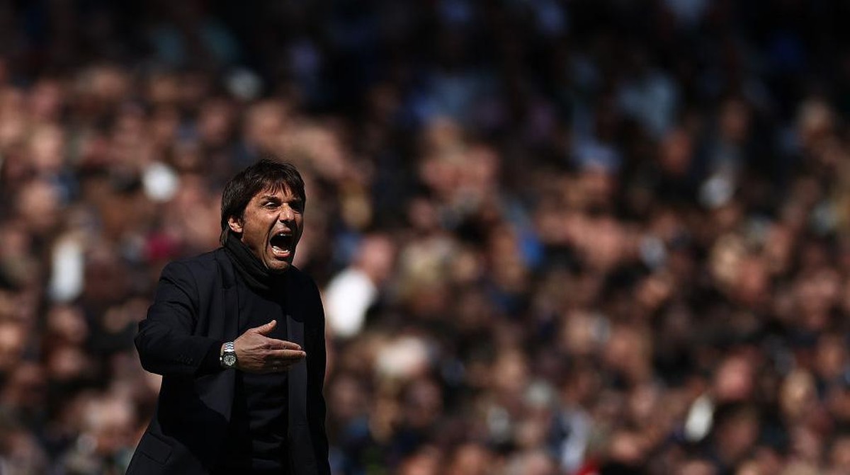Pihak Conte membantah telah mengajukan tawaran ke PSG. Foto: Getty Images/Ryan Pierse