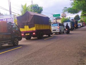 Antrean Pemudik di Pelabuhan Gilimanuk Mencapai 2 Kilometer