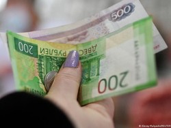 Mata Uang Rubel Rusia Kehabisan Napas, Keok Dihajar Dolar AS