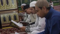 Surat al-Ikhlas: Arab, Latin dan Terjemahannya