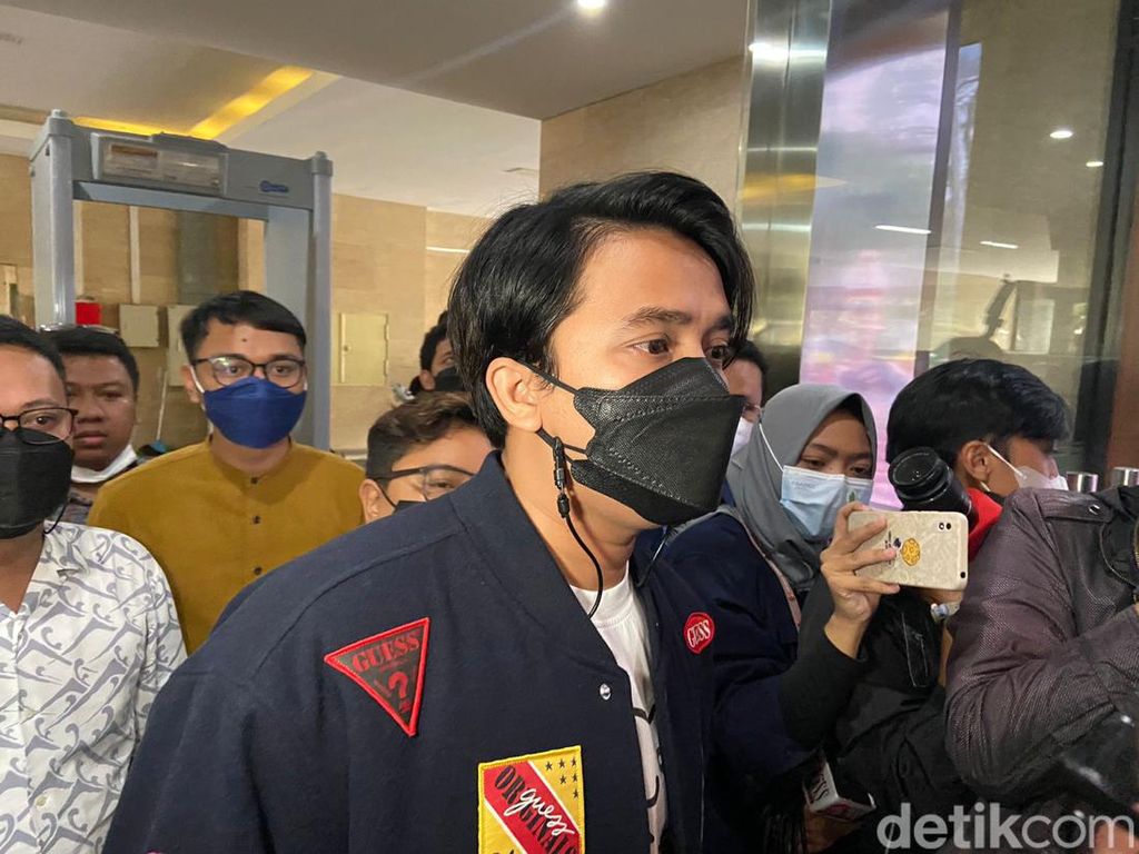 Dilaporkan Robby Shine, Billy Syahputra Santai Tetap Melucu Dilaporkan Robby Shine, Billy Syahputra Santai Tetap Melucu