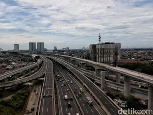 Penampakan Arus Mudik Tol Japek-Tol Cikopo dari Udara Penampakan Arus Mudik Tol Japek-Tol Cikopo dari Udara