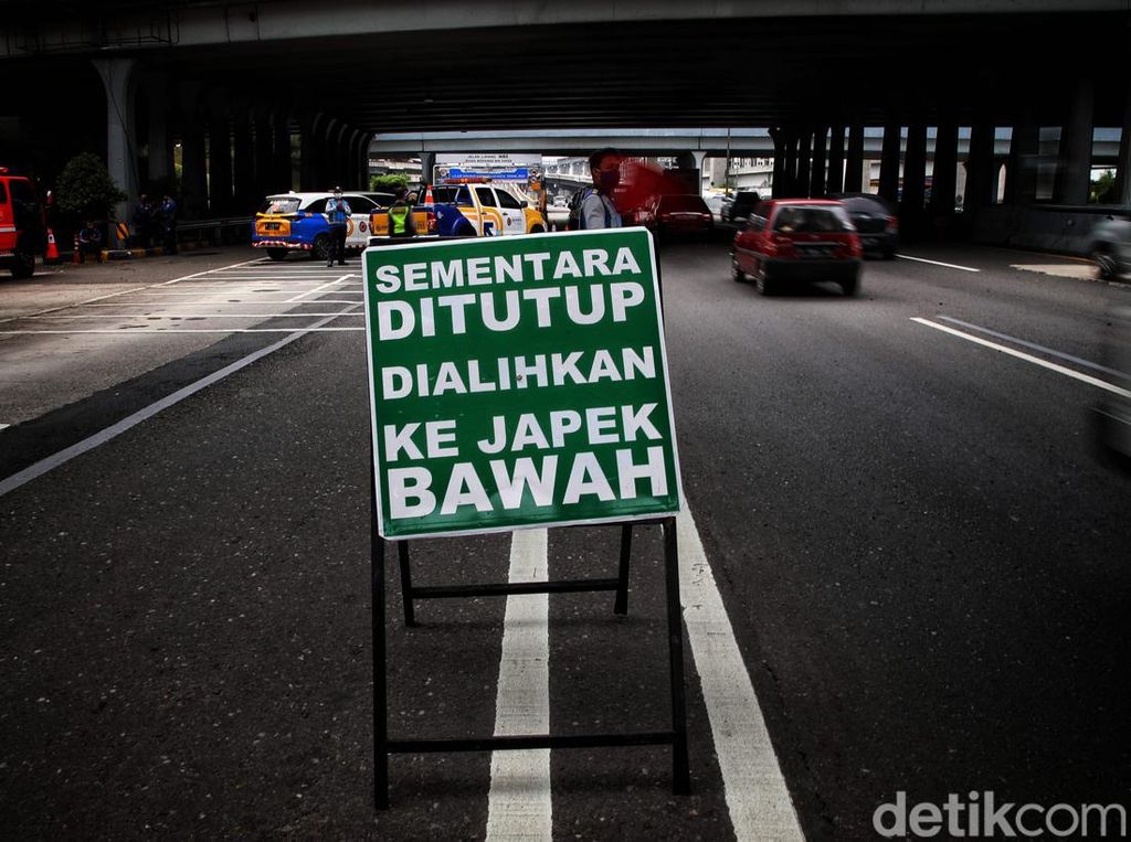 Tol Layang MBZ Arah Cikampek Ditutup Sementara Tol Layang MBZ Arah Cikampek Ditutup Sementara