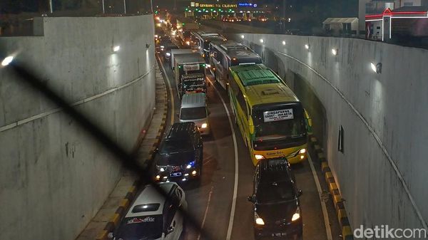 Exit Tol Cileunyi Mulai Padat