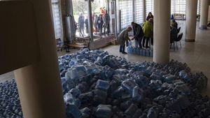 Ukraina Krisis Air Bersih, Warga Antre Buat Minum dan Cuci-cuci