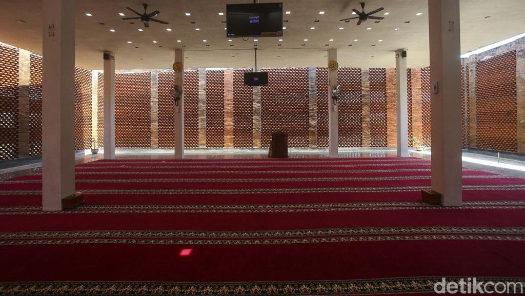 Indah Nan Unik Masjid di Rest Area Banjaratma