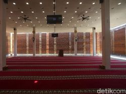 Indah Nan Unik Masjid di Rest Area Banjaratma