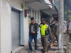 Belasan Pengemis di Kota Batu Diduga Kelompok Musiman Jelang Lebaran Belasan Pengemis di Kota Batu Diduga Kelompok Musiman Jelang Lebaran