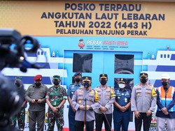 Tinjau Pelabuhan Tanjung Perak, Kapolri: Transportasi Laut Kurangi Macet Mudik