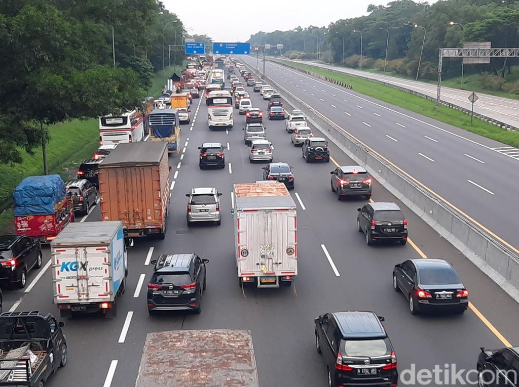Akses One Way Cikampek-Kalikangkung Kini Dimulai dari Km 70 Akses One Way Cikampek-Kalikangkung Kini Dimulai dari Km 70