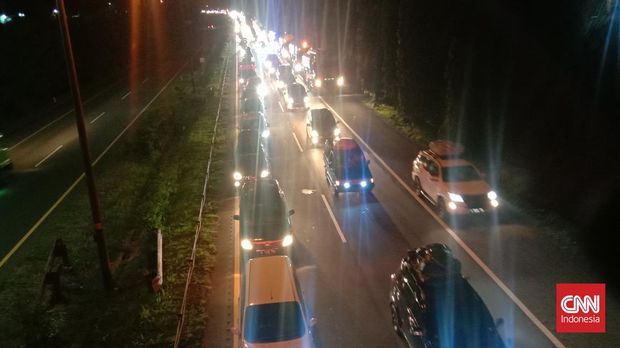 Kemacetan di ruas tol menuju Pelabuhan Merak