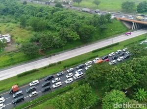 Snapshot: Pantauan Udara Kemacetan di Tol Cipali Siang Ini