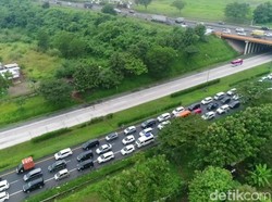 Snapshot: Pantauan Udara Kemacetan di Tol Cipali Siang Ini