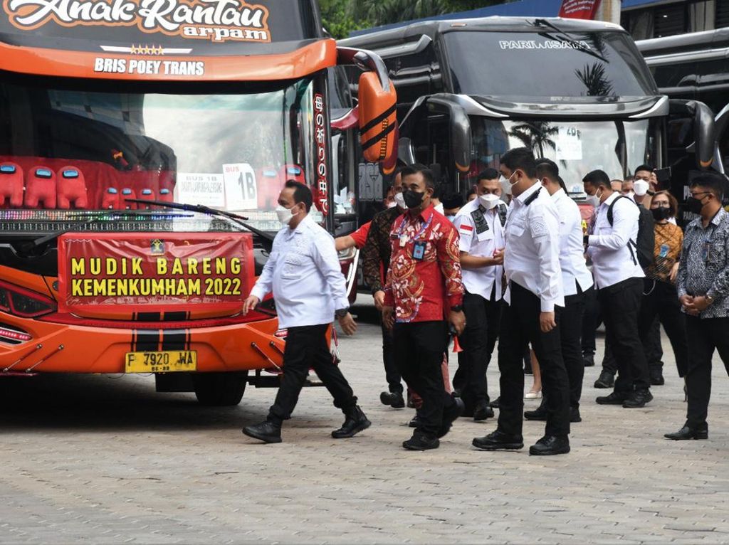 Kemenkumham Berangkatkan Pegawai & Keluarga Mudik ke Palembang-Surabaya