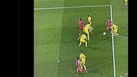 Gol kedua Liverpool, dari Sadio Mane, dianggap patut dianulir karena offside. Foto: dok. Twitter