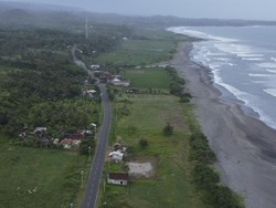 Wabup Garut Sebut Wisata Pantai Selatan Masih Aman Dikunjungi