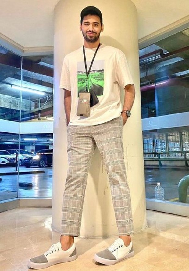 Muhammad Albagir/Foto : instagram.com/muhammadalbagir13 Celana motif kotak-kotak menjadi pilihan pakaian favorit Muhammad Albagir