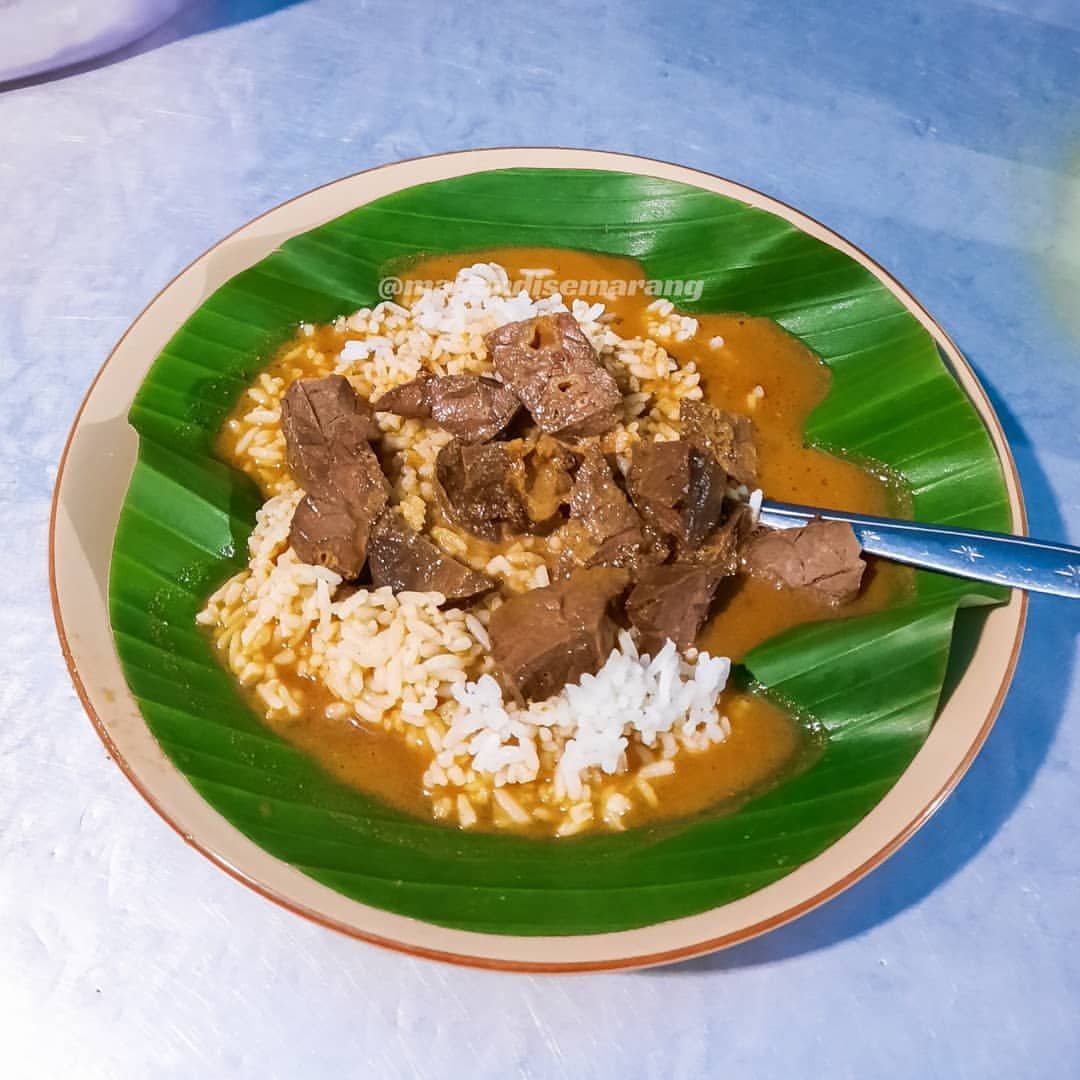 Nasi gandul khas Pati/ Foto: instagram.com/makandisemarang