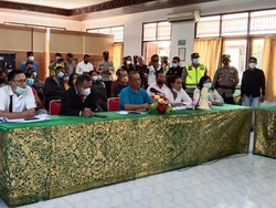 Kasus Jalan di Tempat, Belasan Deposan Datangi Kejari Buleleng