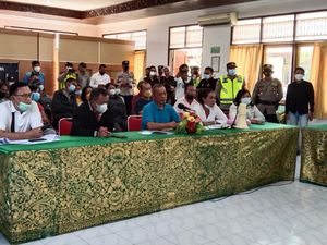 Kasus Jalan di Tempat, Belasan Deposan Datangi Kejari Buleleng Kasus Jalan di Tempat, Belasan Deposan Datangi Kejari Buleleng