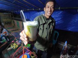 Senyum Merekah Pedagang Cincau Cianjur di Tengah Riuh Mudik 2022