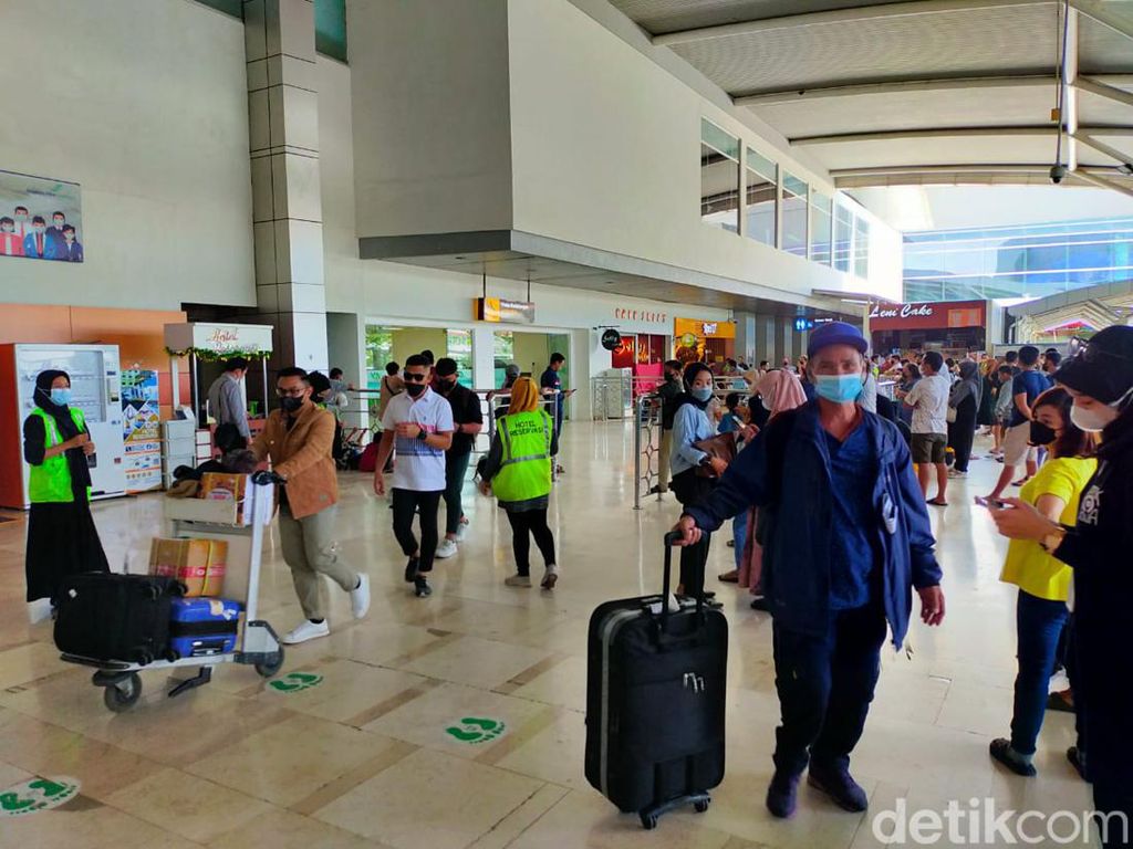 Penumpang Bandara Hasanuddin Meningkat 391%, Puncak Mudik Diprediksi Hari Ini