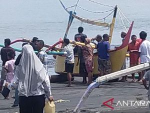 Hermanto Mudik dari Bali ke Jatim Naik Sampan, Terpental Hilang di Laut