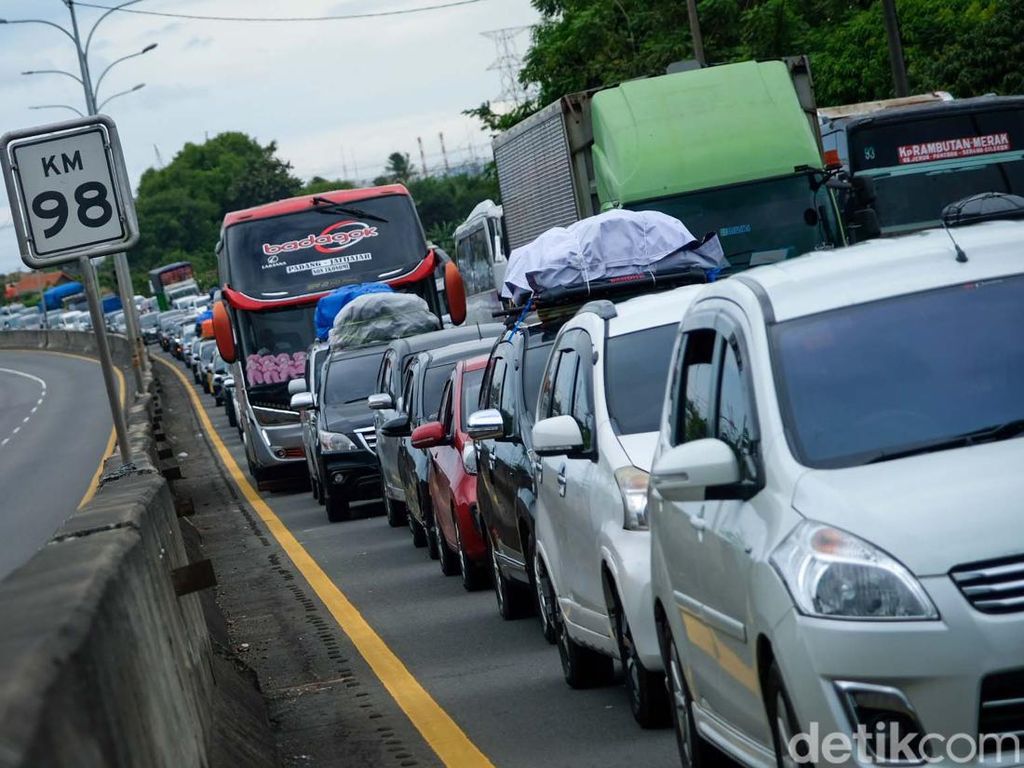 Buat yang Naik Mobil Pribadi, Hindari Tanggal Ini Kalau Mau Balik dari Kampung Halaman