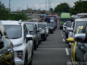37 Ribu Kendaraan Nyeberang Bikin Macet di Merak Tak Terhindarkan