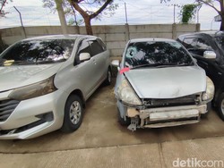 Penampakan Mobil Pelaku Kriminal Saat Penyergapan di GT Pasirkoja