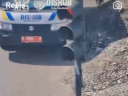 Traffic Light Miring di Pasar Caringin Bandung Sudah Diperbaiki