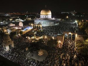 Potret Umat Muslim Menyemut di Kompleks Masjid Al-Aqsa