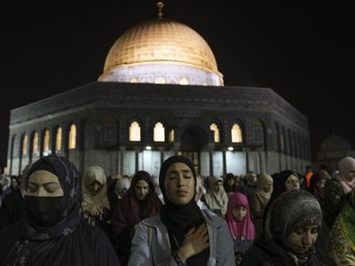 Potret Para Pencari Lailatul Qadar di Kompleks Al-Aqsa Palestina