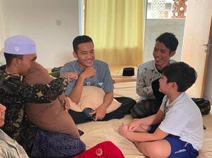 Rafathar Dimasukin Pesantren, Hari Pertama Nangis Kejer Rafathar Dimasukin Pesantren, Hari Pertama Nangis Kejer