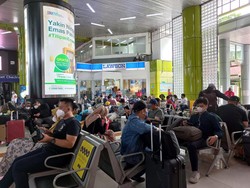 Stasiun Gambir Dipadati Pemudik, 9 Kereta Tambahan Berangkat Hari Ini