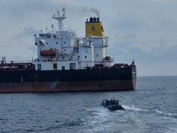 TNI AL Tangkap 2 Kapal Angkut Minyak Sawit yang Dinakhodai WN China-Rusia