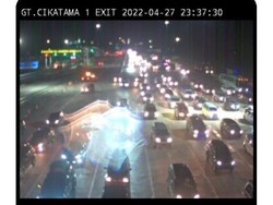 Warga Berbondong Mudik, Lalin Tol Jakarta-Cirebon Padat!