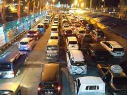 Pemudik Antre 8 Jam Lebih di Pelabuhan Gilimanuk