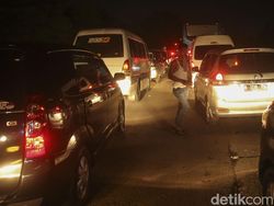 Tol Japek H-2 Lebaran: Padat Merayap-Pembatasan Istirahat di Rest Area