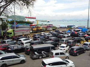 Polisi Ungkap Penyebab Antrean Panjang Kendaraan Pemudik di Pelabuhan Merak